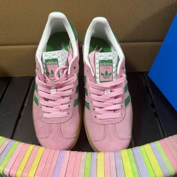 Adidas women's sneakers - Picture 3 of 9